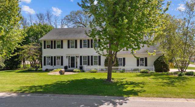 Photo of 1843 Bridle Ln, Neenah, WI 54956