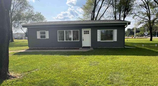 Photo of N3087 Lawson Dr, Waupaca, WI 54981
