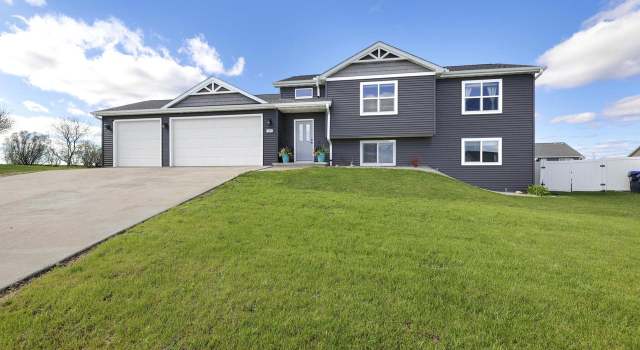 Photo of 309 Ashtin Way, Hortonville, WI 54944