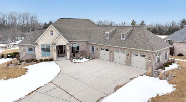 Photo of 251 Blue Sky Cir, Green Bay, WI 54311