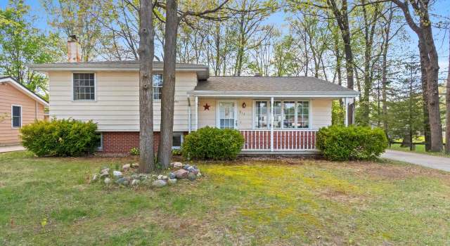 Photo of 913 S Prospect St, Shawano, WI 54166