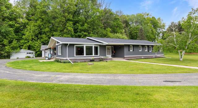 Photo of 185 Birchtree Ct, Clintonville, WI 54929