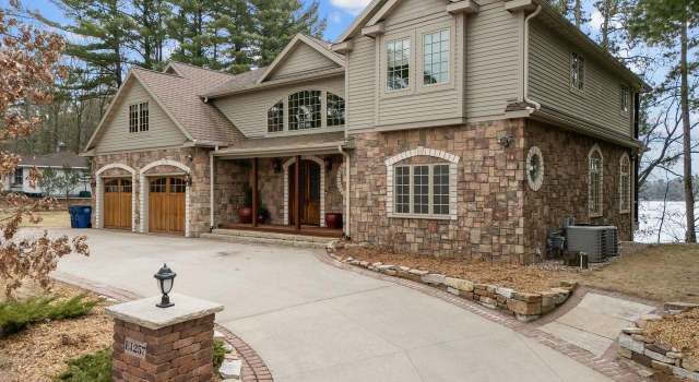 Photo of E1257 Round Lake Dr, Waupaca, WI 54981