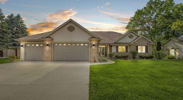 Photo of 1323 Bradford Ct, Neenah, WI 54956