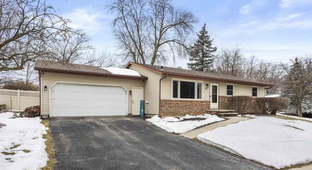 Photo of 528 Park St, Combined Locks, WI 54113