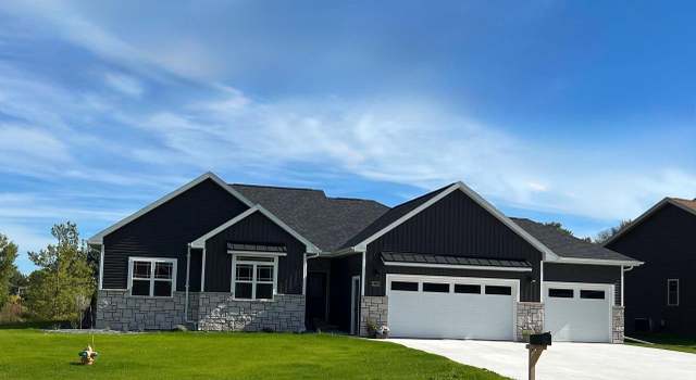 Photo of 1885 Forest Glen Rd, Neenah, WI 54956