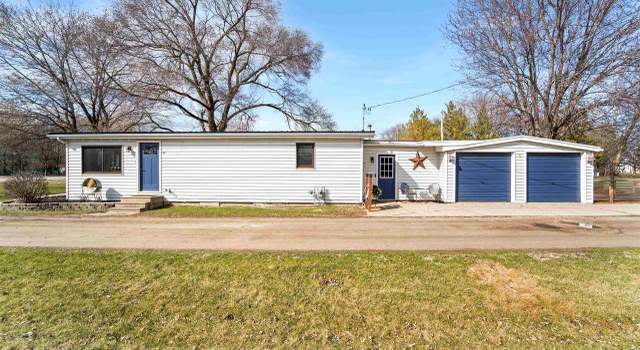 Photo of N8997 Lakeshore Dr, Van Dyne, WI 54979
