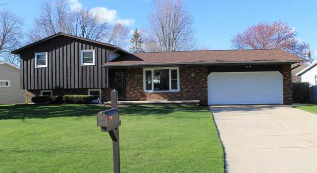 Photo of 1520 Kennedy Dr, Green Bay, WI 54304