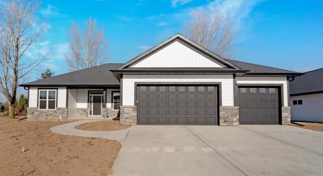 Photo of 1356 Highland Ridge Dr, De Pere, WI 54115