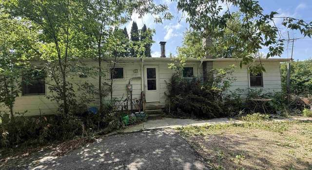 Photo of 8018 Town Hall Rd, Kewaskum, WI 53040