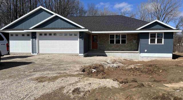 Photo of 125 Park View Dr, Whitelaw, WI 54247