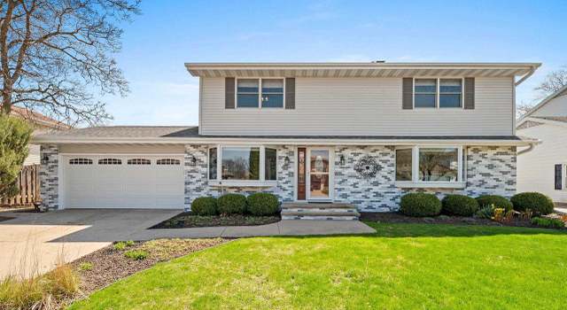 Photo of 1322 Montclaire Ct, Appleton, WI 54915