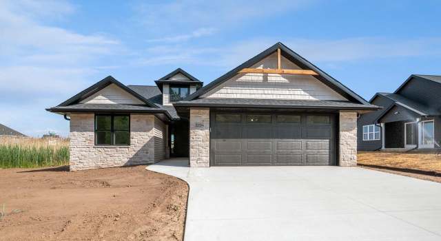Photo of 3294 Evening Star Dr, Bellevue, WI 54311