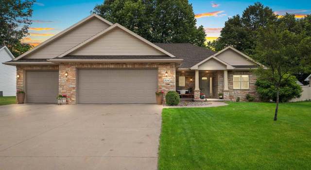Photo of 2114 North Gate Rd, Suamico, WI 54313