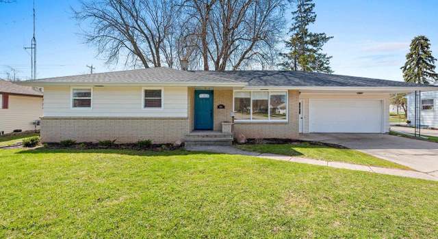 Photo of 901 E Pershing St, Appleton, WI 54911