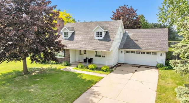 Photo of 152 W Highland Dr, Oconto Falls, WI 54154