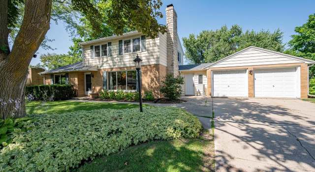 Photo of 140 W Briar Ln, Green Bay, WI 54301