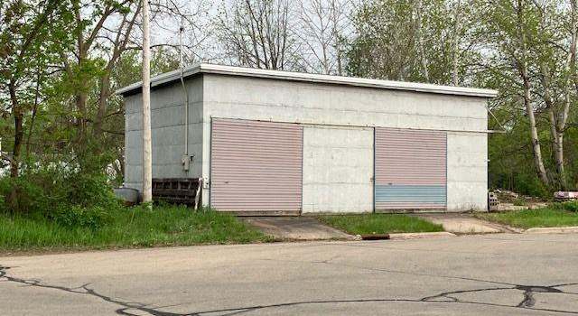 Photo of 84 E Madison St, Clintonville, WI 54929