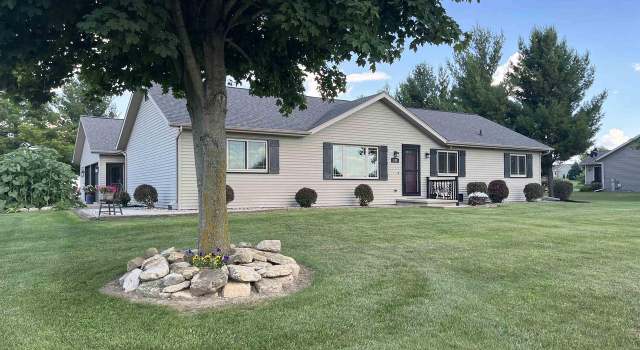 Photo of 249 Donovan Cir, Rosendale, WI 54974