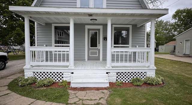 Photo of 404 6th St, Waupaca, WI 54981