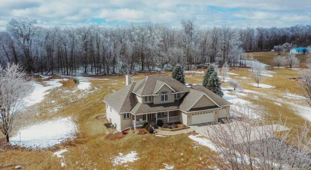 Photo of W7841 Rolling Hills Ct, Shawano, WI 54166