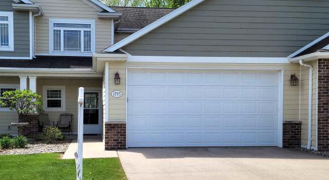 Photo of 1755 Oak Hollow Ln, Neenah, WI 54956
