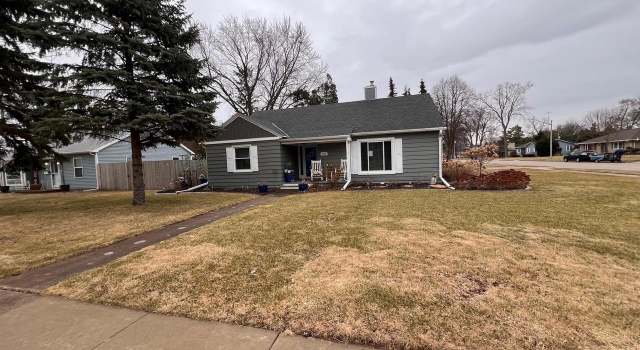 Photo of 1005 E New York Ave, Oshkosh, WI 54901