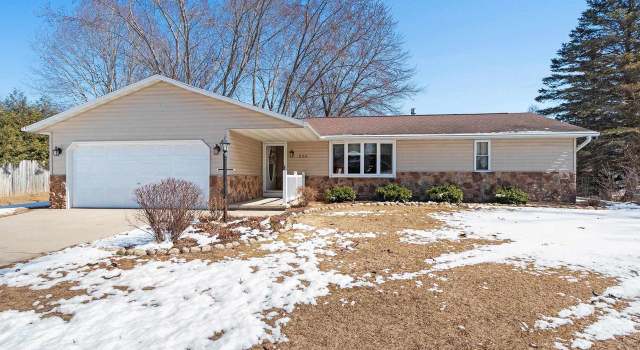 Photo of 825 Green Ridge Dr, Green Bay, WI 54313