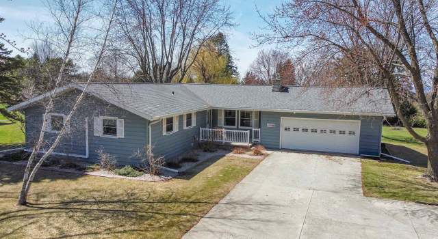 Photo of N8250 Sunset Dr, Fond Du Lac, WI 54937