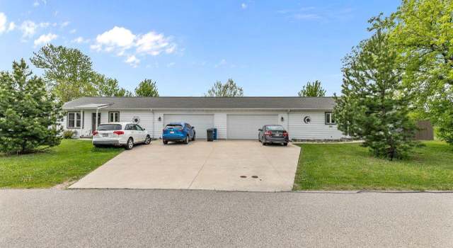 Photo of 701 E Shady Ln, Neenah, WI 54956