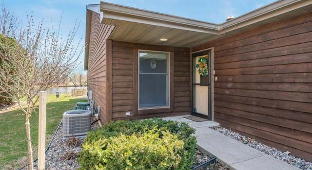 Photo of 810 E River Dr #10, Omro, WI 54963
