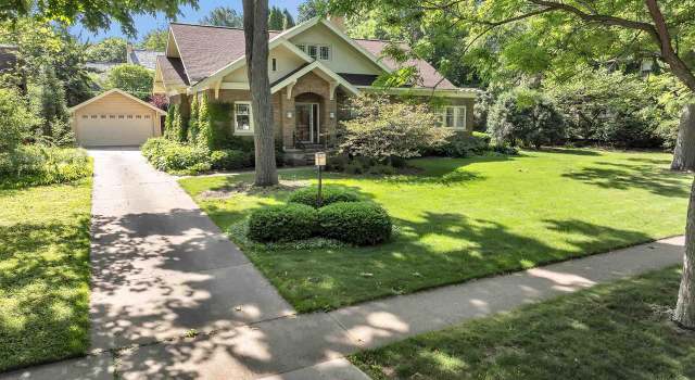 Photo of 1039 S Jackson St, Green Bay, WI 54301