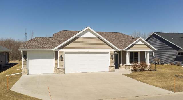 Photo of 1899 Preserve Dr, Oshkosh, WI 54904