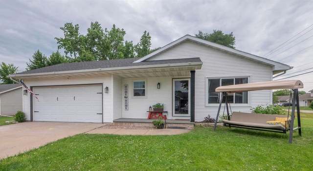 Photo of 807 Mckinley Ave, Omro, WI 54963