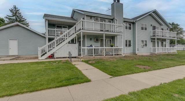 Photo of 414 Van St, Neenah, WI 54956