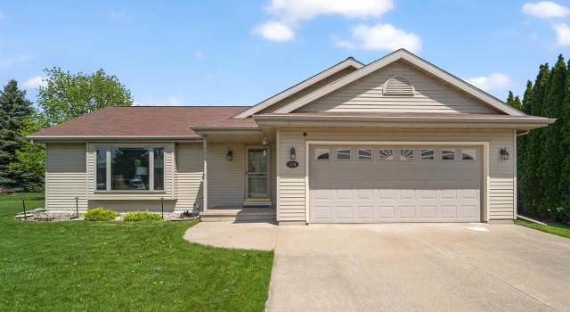 521 Hawthorne Dr, Omro, WI 54963