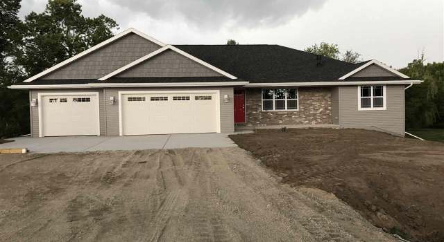Photo of 1015 Tanglewood Dr, Little Suamico, WI 54141