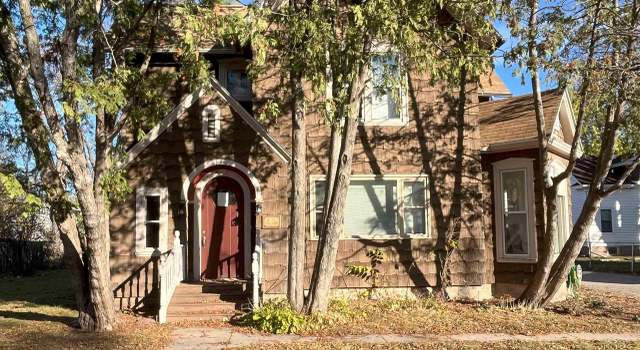 Photo of 610 W Irving Ave, Oshkosh, WI 54901