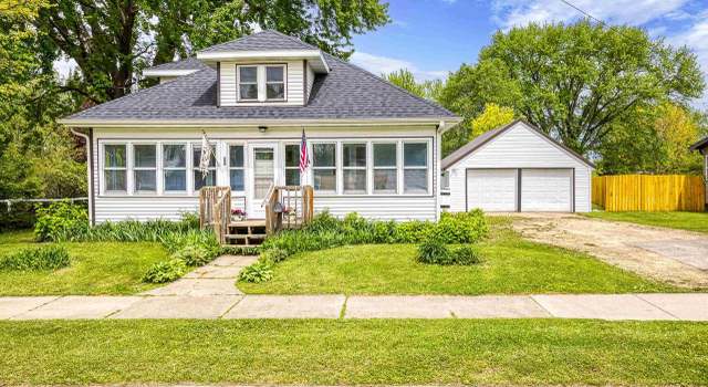Photo of 25 E 1st St, Clintonville, WI 54929