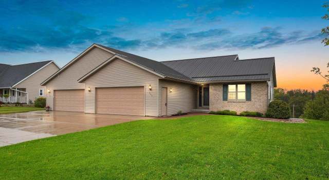 Photo of 280 Highland St, Wrightstown, WI 54180