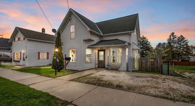 Photo of 254 Mill St, Algoma, WI 54201