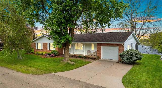 Photo of 418 Wolf River Dr, Fremont, WI 54940