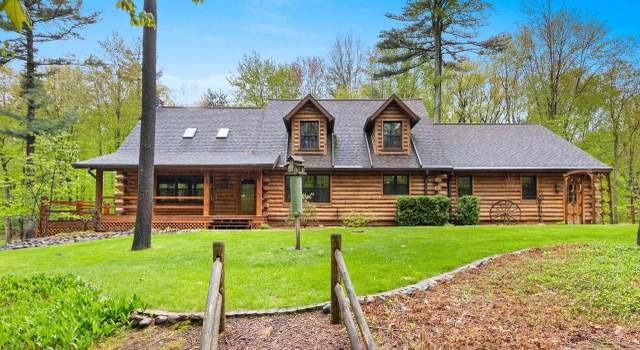 Photo of 3068 Hidden Forest Ct, Suamico, WI 54313