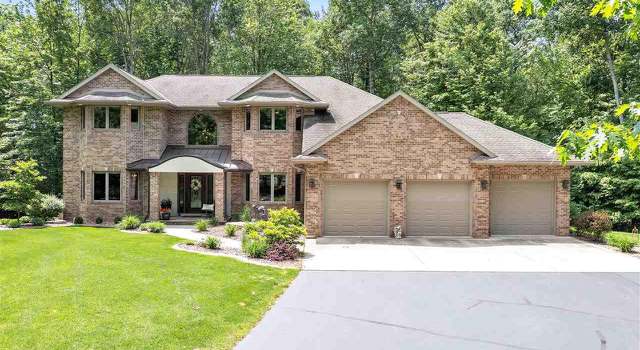 Photo of 5795 Timber Haven Dr, Little Suamico, WI 54141