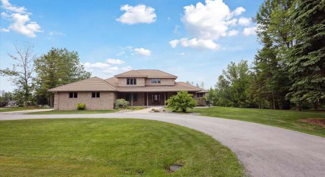 Photo of W175 Lake Sandia Dr, Krakow, WI 54137
