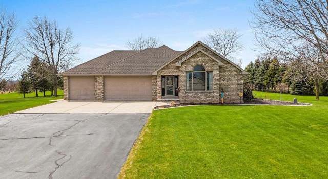 Photo of N8569 Woodland Dr, Seymour, WI 54165