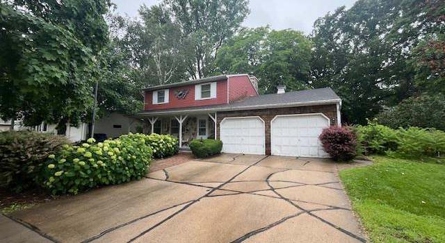 Photo of 1645 Crestview Dr, Oshkosh, WI 54904