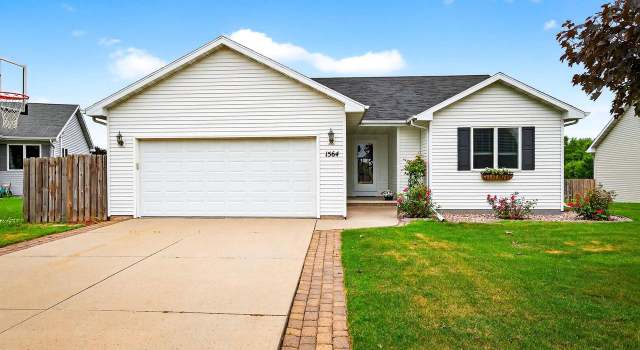 Photo of 1564 Hillsdale Ct, Neenah, WI 54956