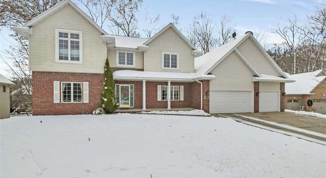 Photo of 2887 Parkwood Dr, Green Bay, WI 54313