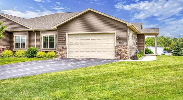 Photo of 1206 Cameron Cir, Neenah, WI 54956